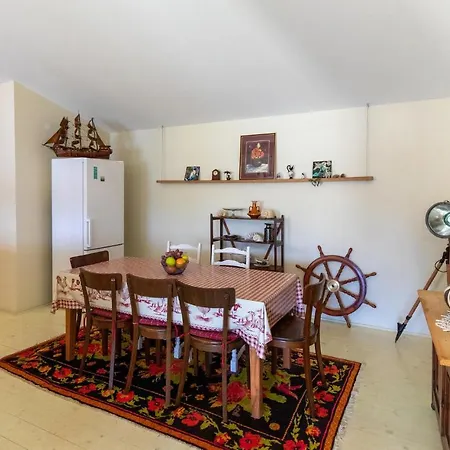 Cozy In With Kitchen Bacina